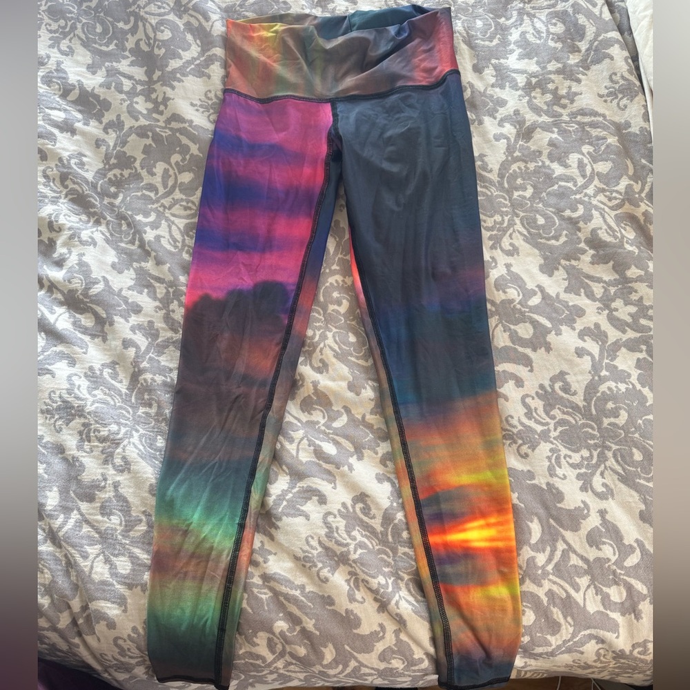 Teeki leggings size small